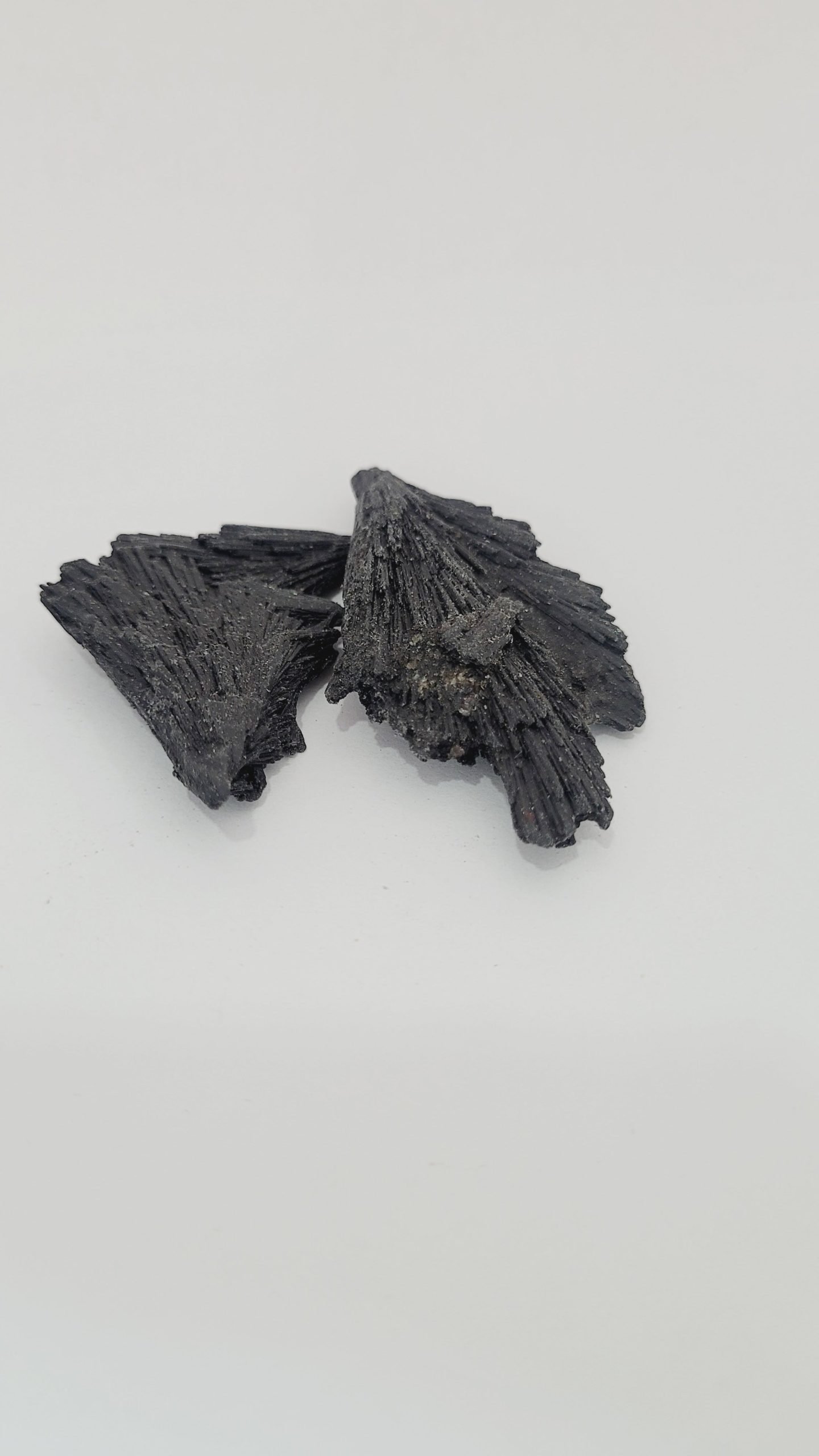 Black Kyanite blades